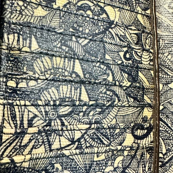 Sakroots Artist Circle Zip Around Wallet in Desert Spirit Blue - Picture 13 of 14